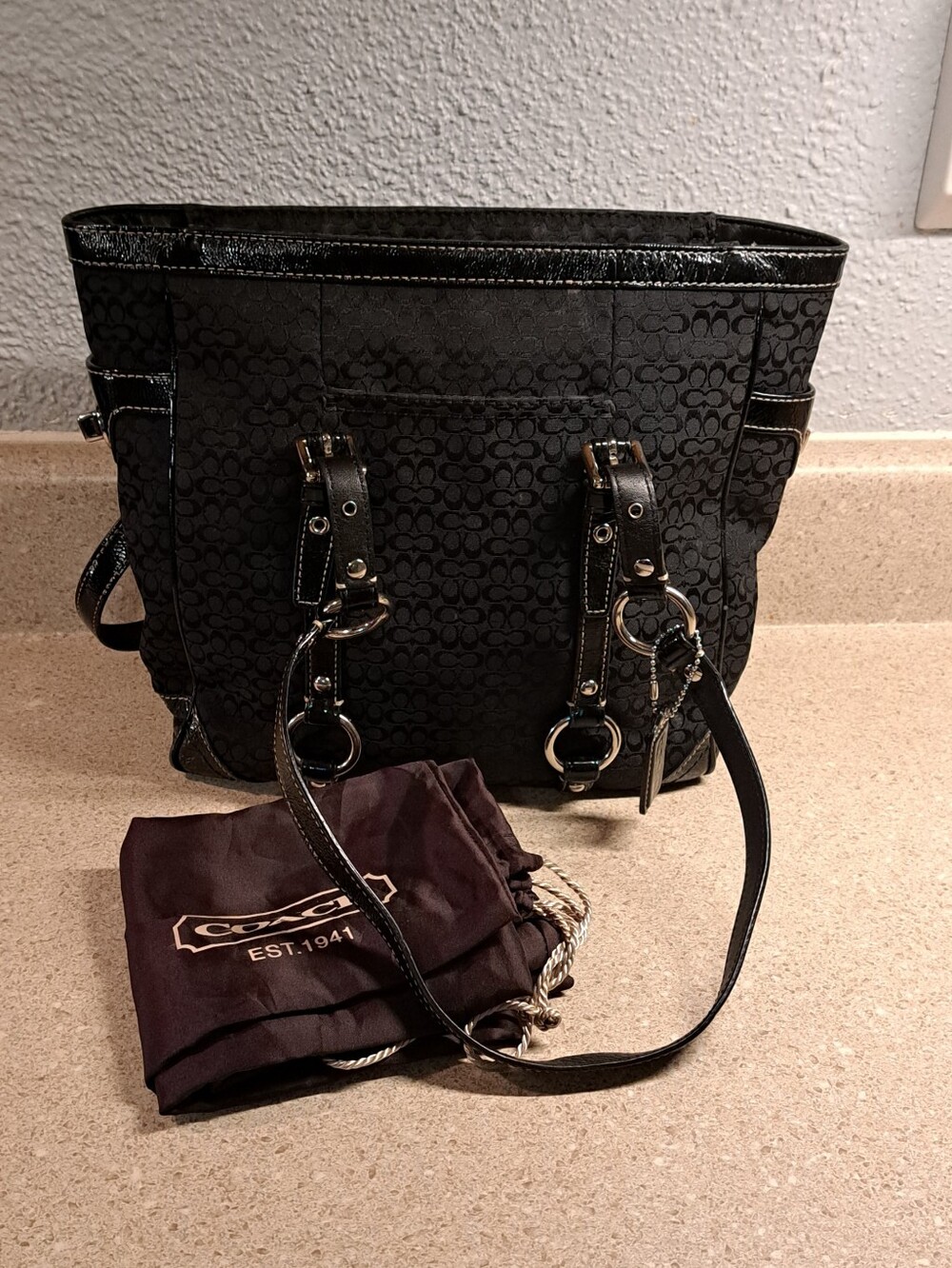 Coach Signature Monogram Shoulderbag